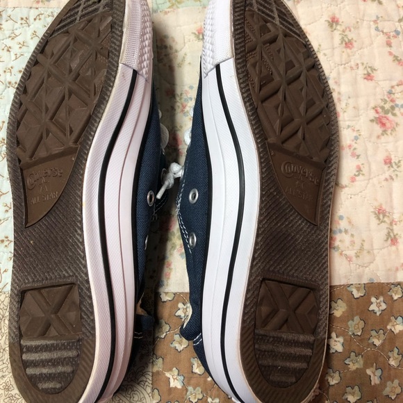 Converse - Picture 2 of 3